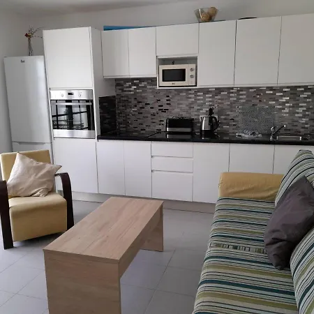 Fabulous 1-bed In Apartamento Puerto del Carmen (Lanzarote)