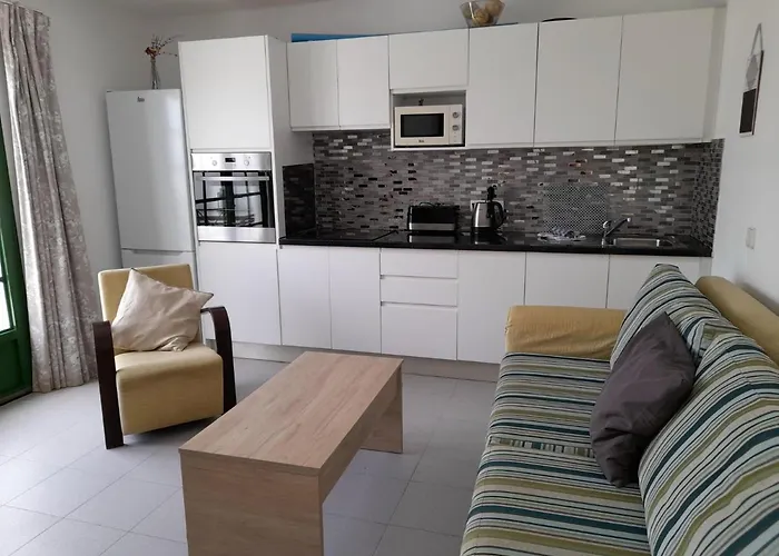 Fabulous 1-bed In Apartamento Puerto del Carmen (Lanzarote)