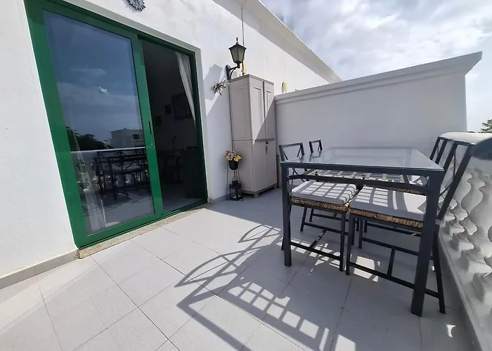 Fabulous 1-bed In Apartamento Puerto del Carmen (Lanzarote)