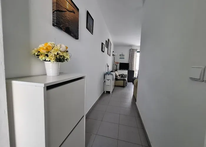 Fabulous 1-bed In Apartamento Puerto del Carmen (Lanzarote)